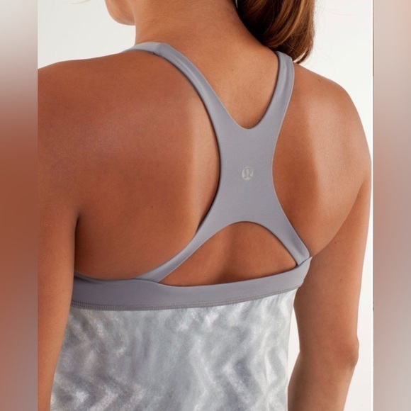 Lululemon Venus Tank Blazer Fossil / Fossil Material: Luxtreme, Swift size:6 - Picture 4 of 13